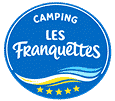 Logo circulaire bleu du Camping Les Franquettes. Le badge affiche 5 étoiles jaunes, symbolisant un classement 5 étoiles, et des vagues.